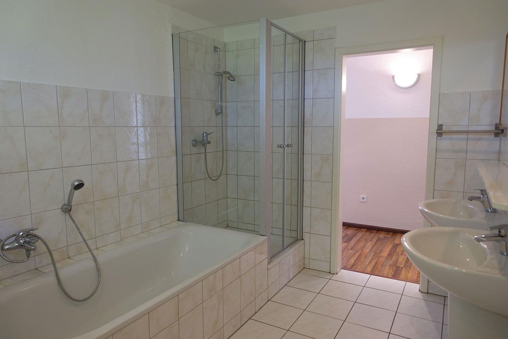 Pronájem bytu 5+1 120 m², Bahnhofstr. 11, Kastorf, Šlesvicko-Holštýnsko Pronájem bytu 5+1 120 m², Bahnhofstr. 11, Kastorf, Šlesvicko-Holštýnsko