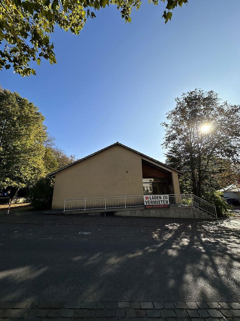 Pronájem nebytového prostoru 1.000 m², Poststr. 1, Gottmadingen, Bádensko-Württembersko Pronájem nebytového prostoru 1.000 m², Poststr. 1, Gottmadingen, Bádensko-Württembersko