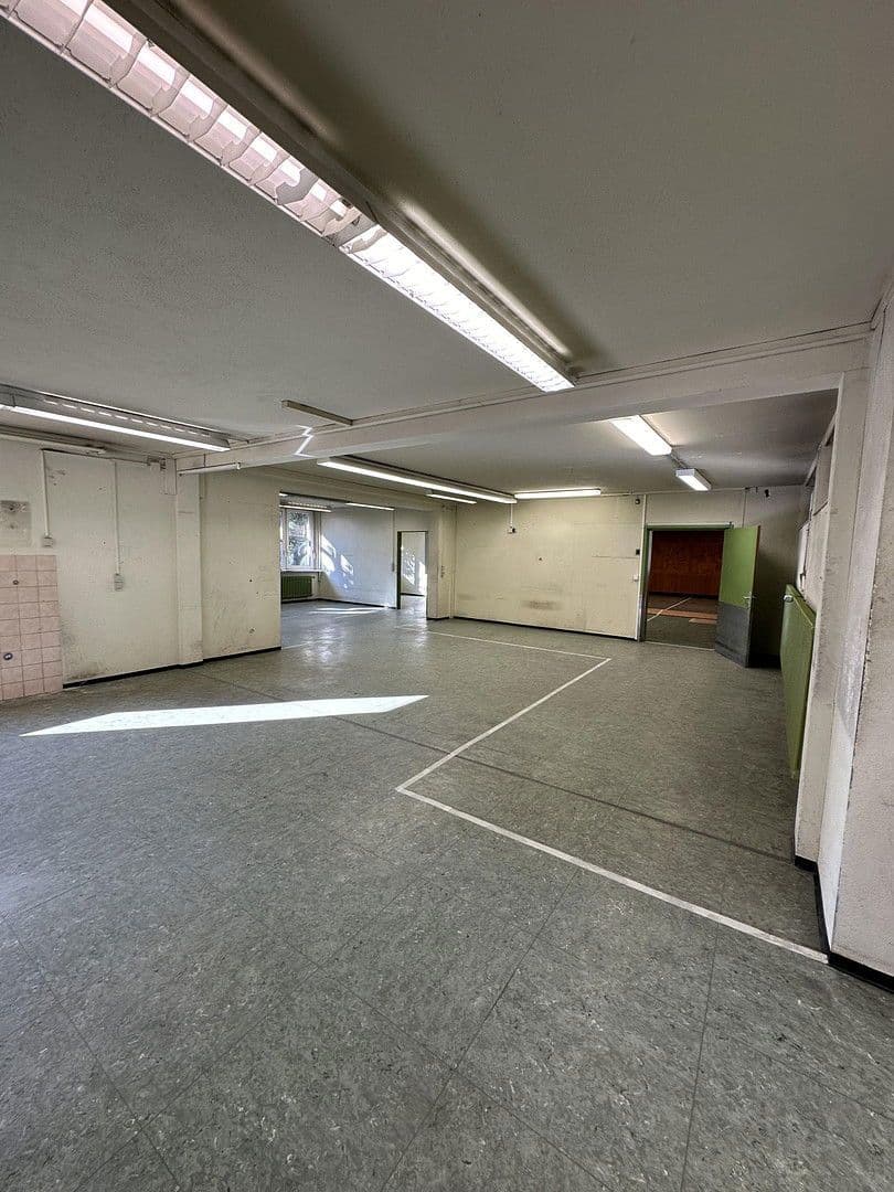 Pronájem nebytového prostoru 1.000 m², Poststr. 1, Gottmadingen, Bádensko-Württembersko Pronájem nebytového prostoru 1.000 m², Poststr. 1, Gottmadingen, Bádensko-Württembersko