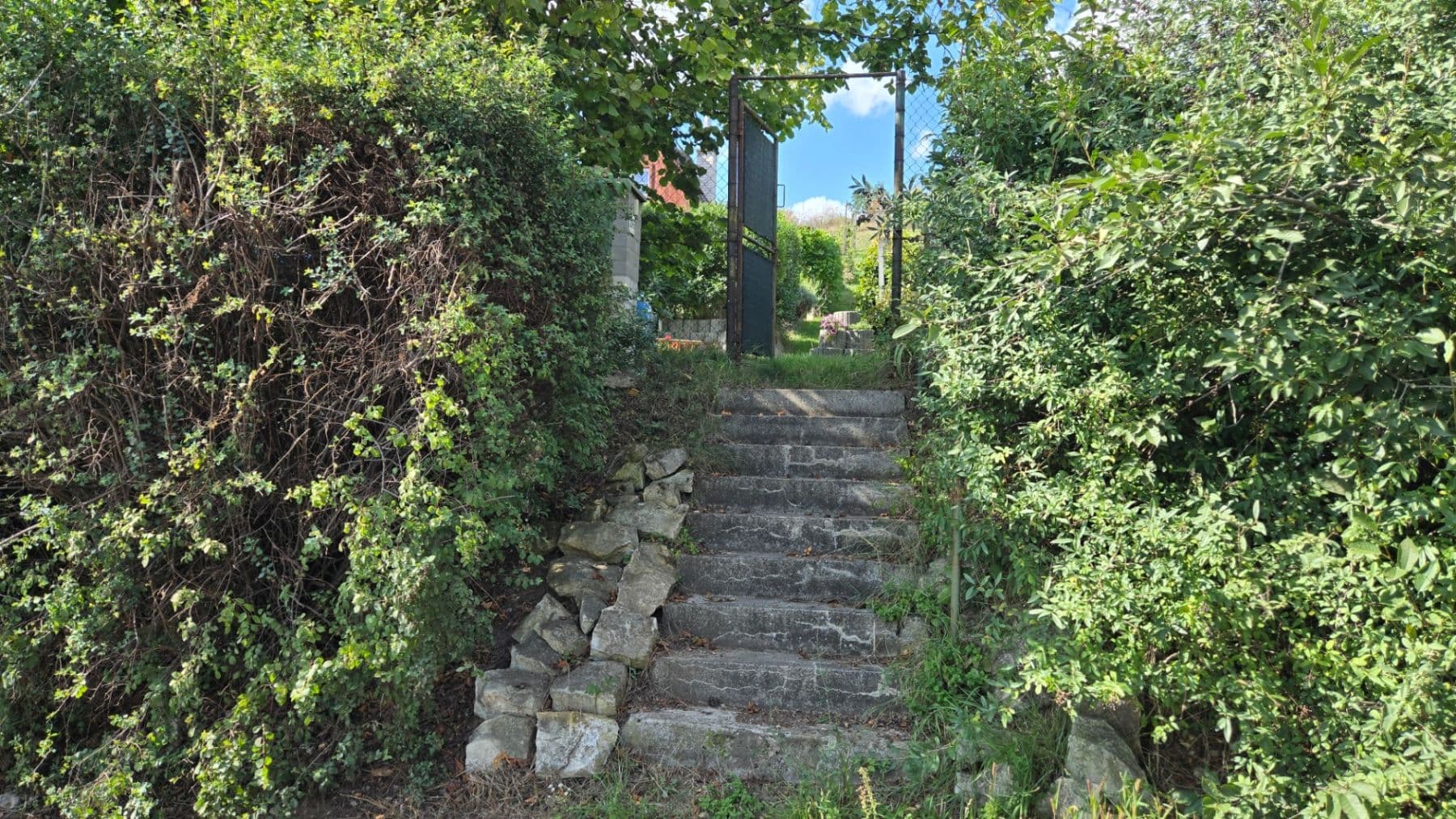 Prodej chaty, chalupy 44 m², pozemek 625 m², Mostecká, Žatec, Ústecký kraj Prodej chaty, chalupy 44 m², pozemek 625 m², Mostecká, Žatec, Ústecký kraj