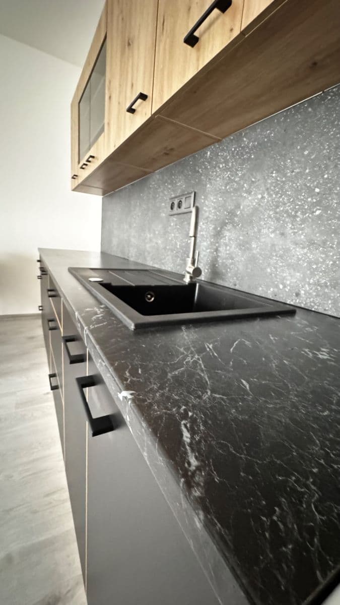 Pronájem bytu 2+kk 50 m², Arménská, Kladno, Středočeský kraj Pronájem bytu 2+kk 50 m², Arménská, Kladno, Středočeský kraj