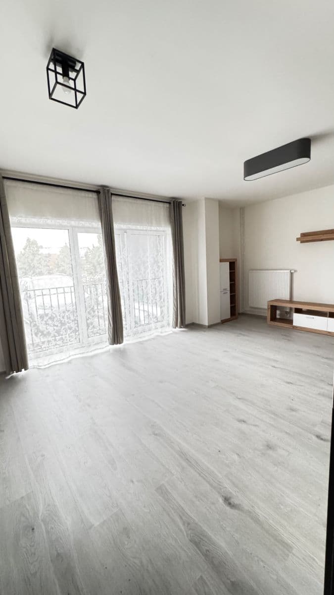 Pronájem bytu 2+kk 50 m², Arménská, Kladno, Středočeský kraj Pronájem bytu 2+kk 50 m², Arménská, Kladno, Středočeský kraj