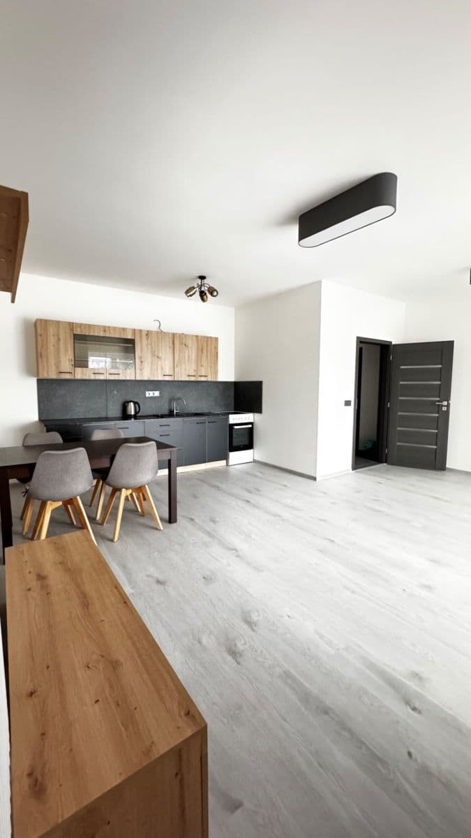 Pronájem bytu 2+kk 50 m², Arménská, Kladno, Středočeský kraj Pronájem bytu 2+kk 50 m², Arménská, Kladno, Středočeský kraj