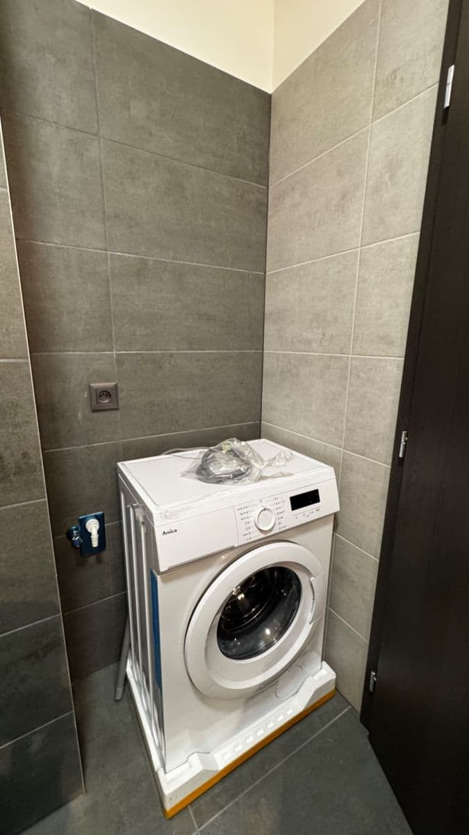 Pronájem bytu 2+kk 50 m², Arménská, Kladno, Středočeský kraj Pronájem bytu 2+kk 50 m², Arménská, Kladno, Středočeský kraj