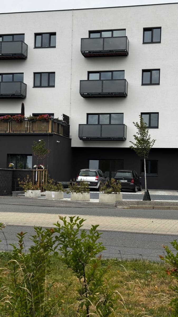 Pronájem bytu 2+kk 50 m², Arménská, Kladno, Středočeský kraj Pronájem bytu 2+kk 50 m², Arménská, Kladno, Středočeský kraj