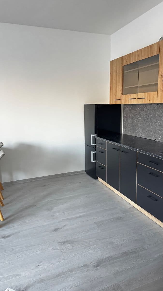 Pronájem bytu 2+kk 50 m², Arménská, Kladno, Středočeský kraj Pronájem bytu 2+kk 50 m², Arménská, Kladno, Středočeský kraj