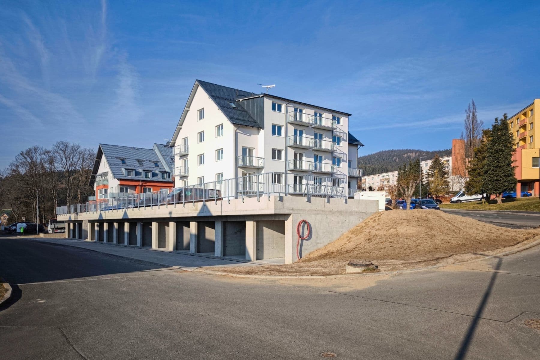 Prodej bytu 3+kk 77 m², Královské svahy, Lázně Kynžvart, Karlovarský kraj Prodej bytu 3+kk 77 m², Královské svahy, Lázně Kynžvart, Karlovarský kraj