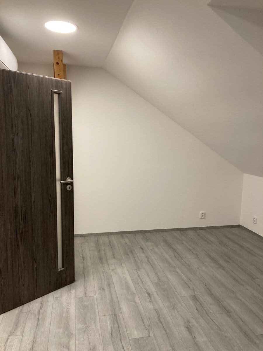 Pronájem bytu 3+1 97 m², Sladkovského, Beroun, Středočeský kraj Pronájem bytu 3+1 97 m², Sladkovského, Beroun, Středočeský kraj
