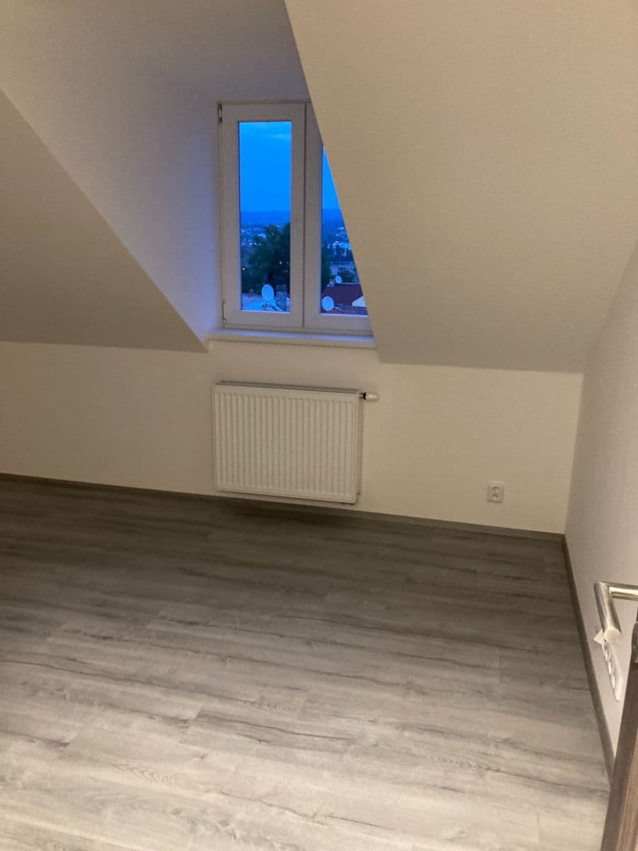 Pronájem bytu 3+1 97 m², Sladkovského, Beroun, Středočeský kraj Pronájem bytu 3+1 97 m², Sladkovského, Beroun, Středočeský kraj