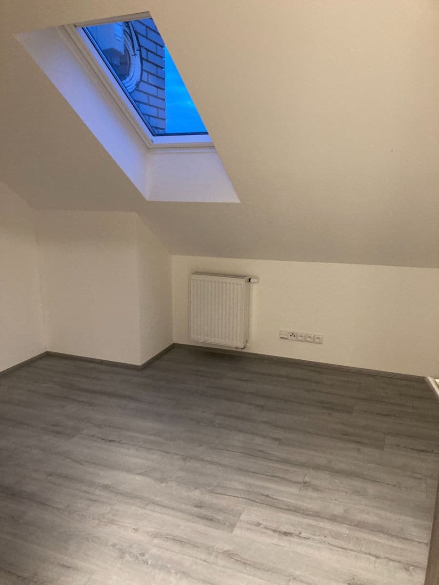 Pronájem bytu 3+1 97 m², Sladkovského, Beroun, Středočeský kraj Pronájem bytu 3+1 97 m², Sladkovského, Beroun, Středočeský kraj