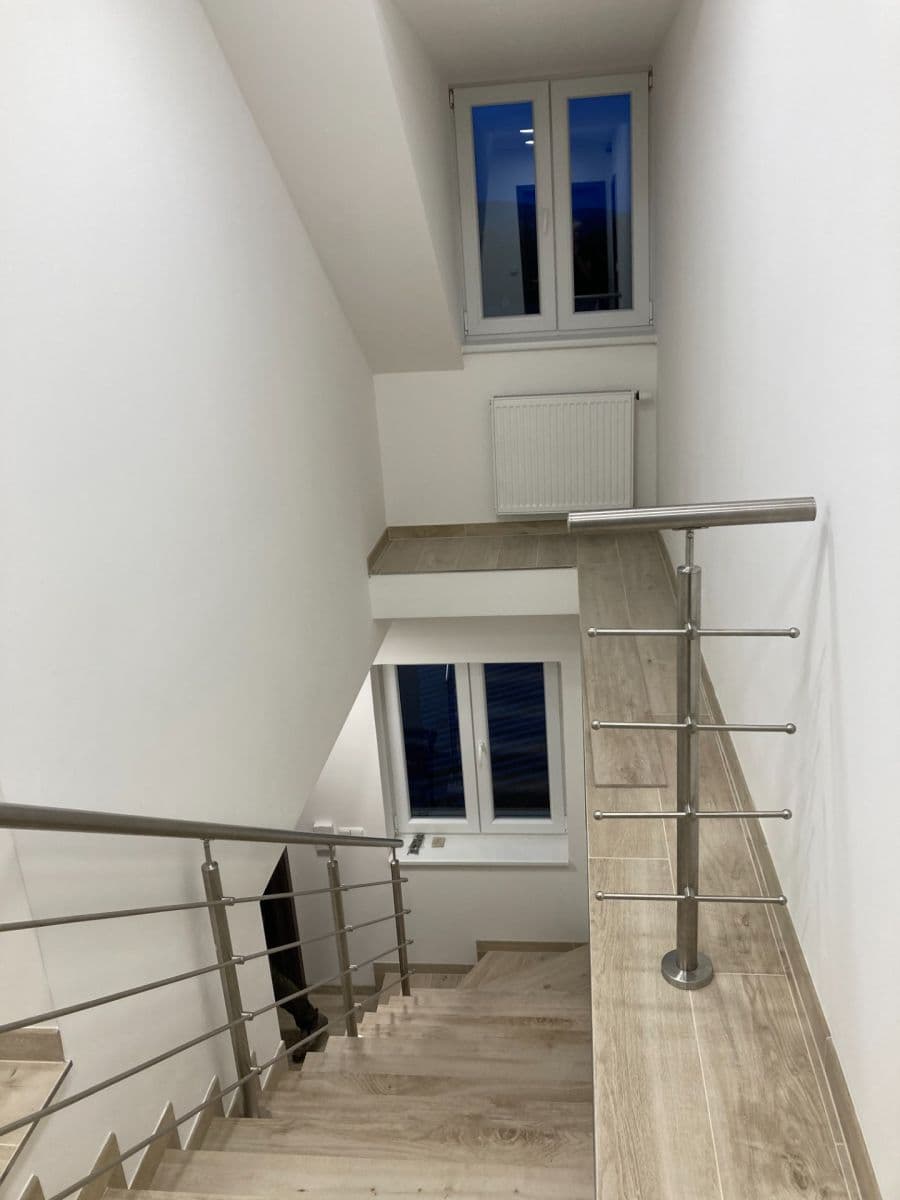 Pronájem bytu 3+1 97 m², Sladkovského, Beroun, Středočeský kraj Pronájem bytu 3+1 97 m², Sladkovského, Beroun, Středočeský kraj