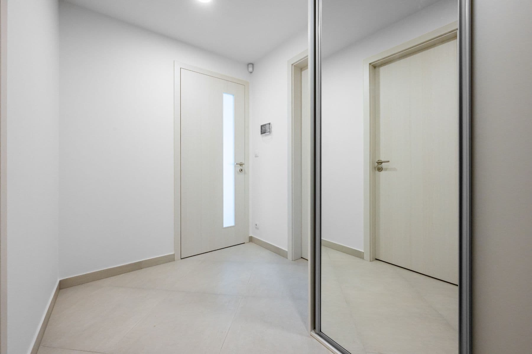 Pronájem bytu 2+kk 61 m², Vojenova, Praha, Praha Pronájem bytu 2+kk 61 m², Vojenova, Praha, Praha