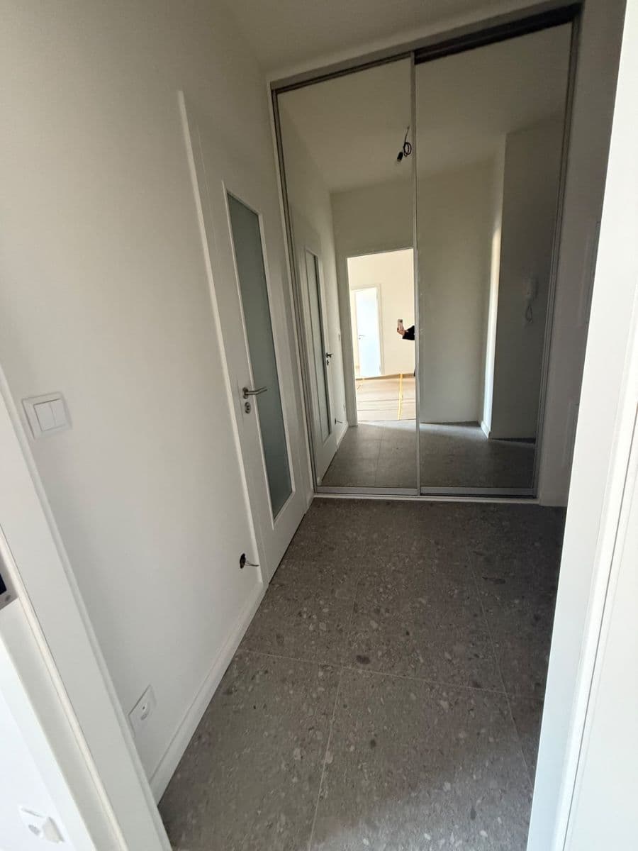 Prodej bytu 2+kk 46 m², Jeseniova, Praha, Praha Prodej bytu 2+kk 46 m², Jeseniova, Praha, Praha