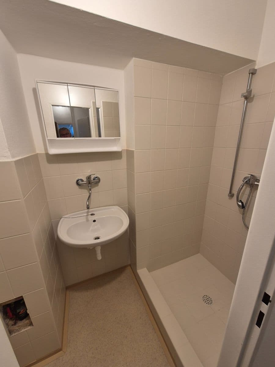 Pronájem bytu 1+1 30 m², Pod Kavalírkou, Praha, Praha Pronájem bytu 1+1 30 m², Pod Kavalírkou, Praha, Praha