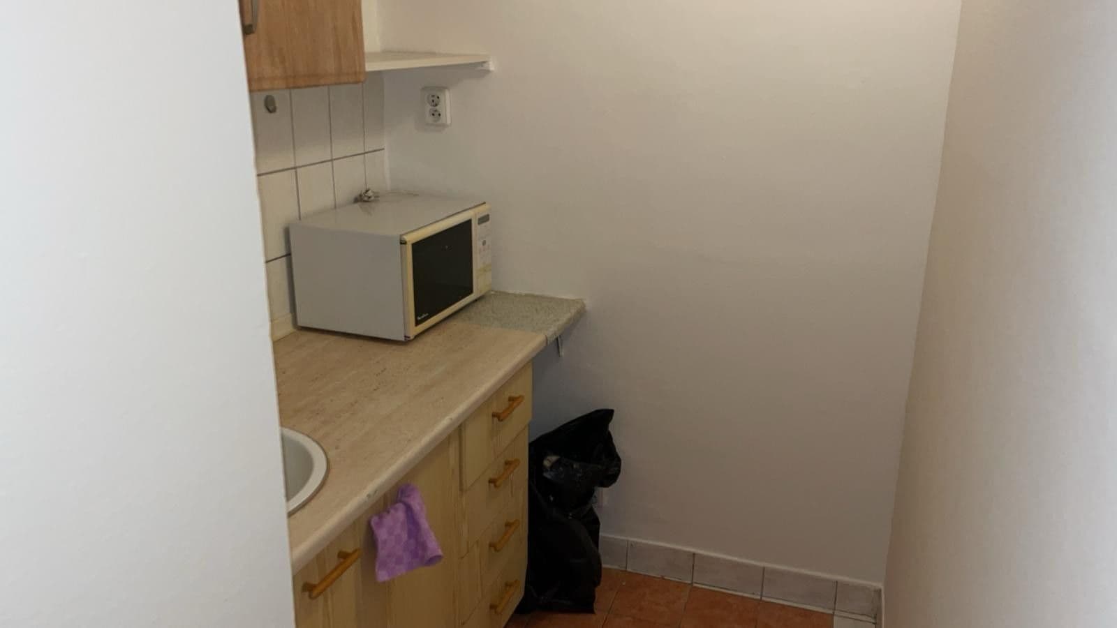 Pronájem bytu 1+1 30 m², Pod Kavalírkou, Praha, Praha Pronájem bytu 1+1 30 m², Pod Kavalírkou, Praha, Praha