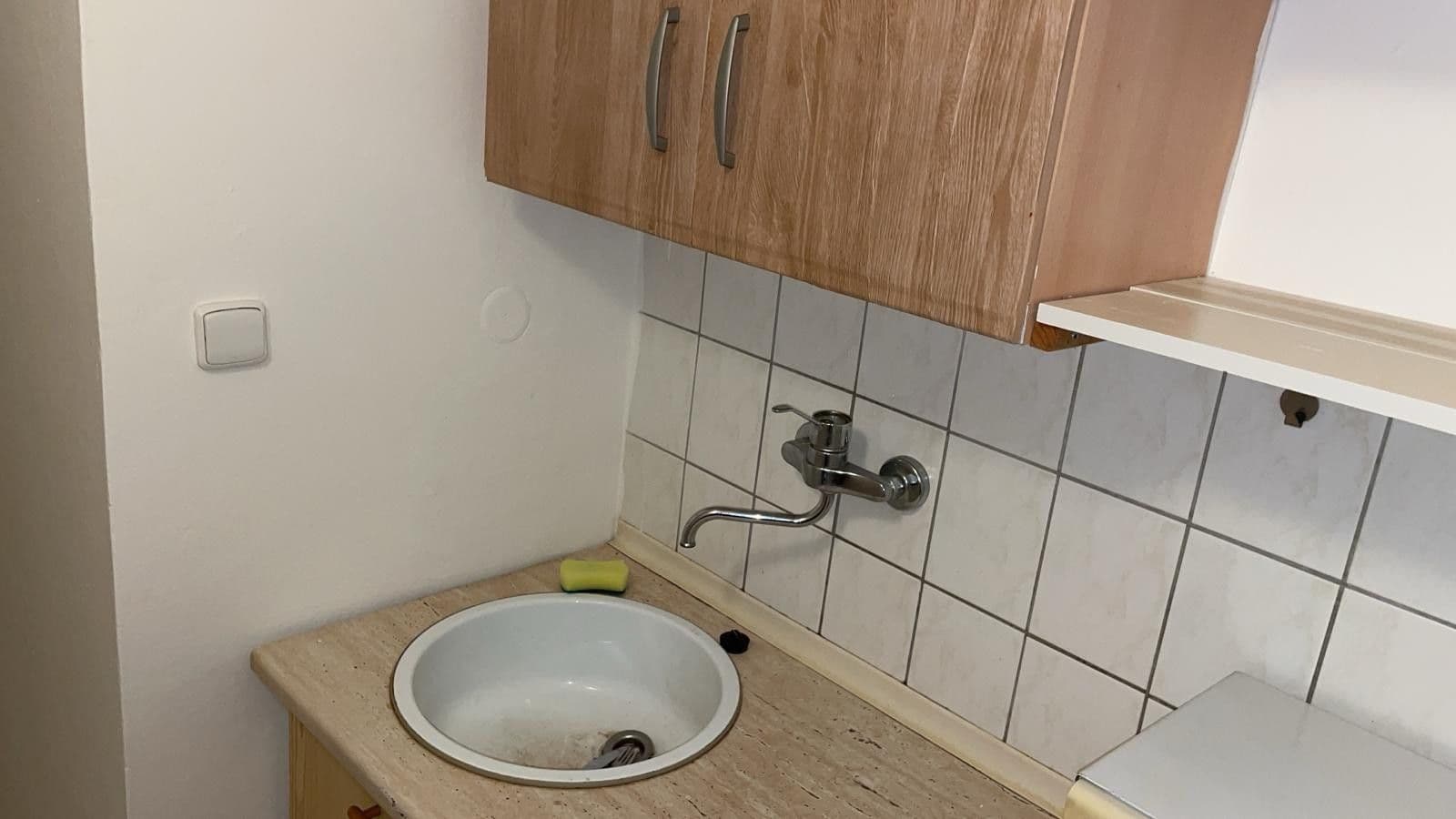 Pronájem bytu 1+1 30 m², Pod Kavalírkou, Praha, Praha Pronájem bytu 1+1 30 m², Pod Kavalírkou, Praha, Praha