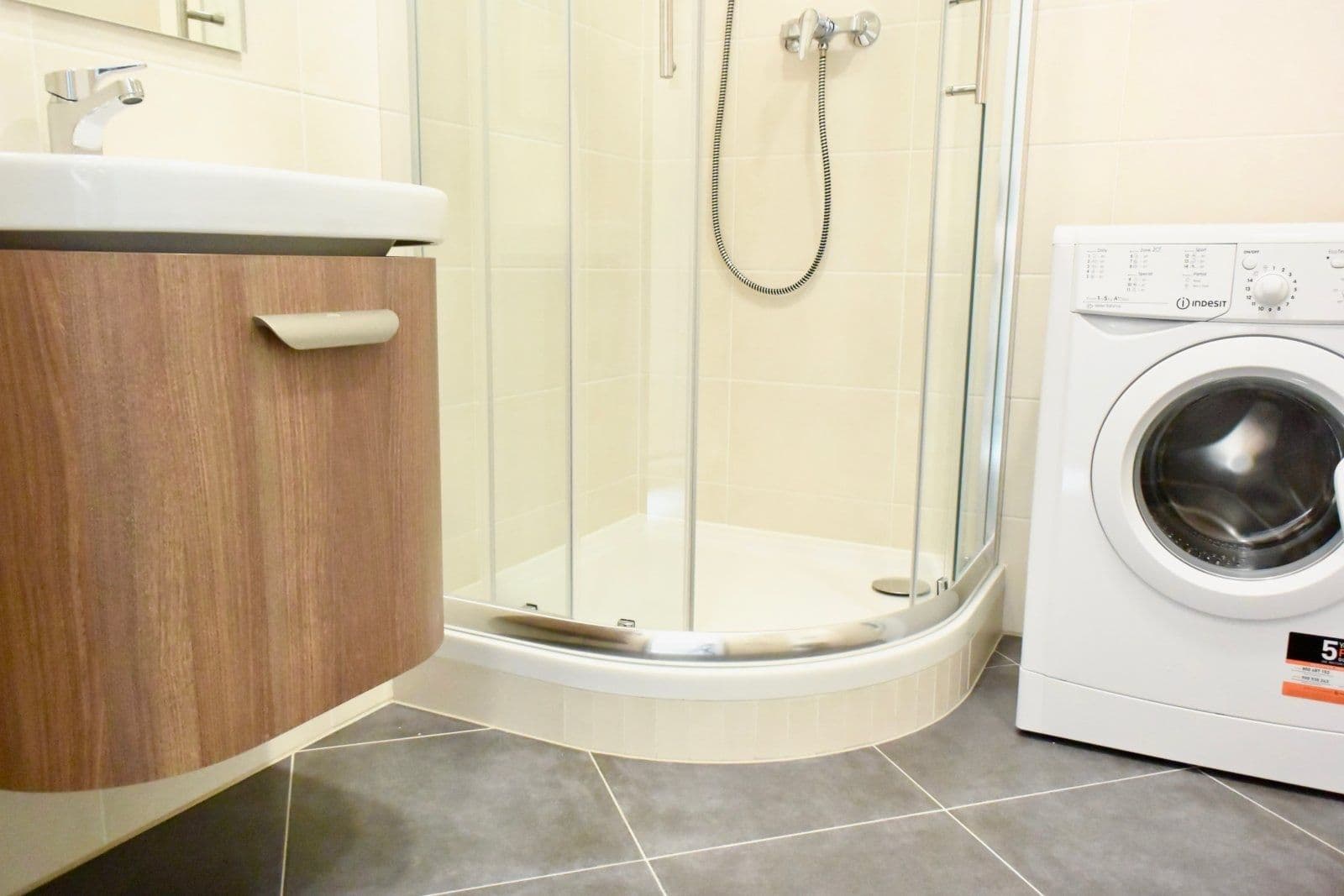 Pronájem bytu 1+kk 30 m², Mantovská, Praha, Praha Pronájem bytu 1+kk 30 m², Mantovská, Praha, Praha