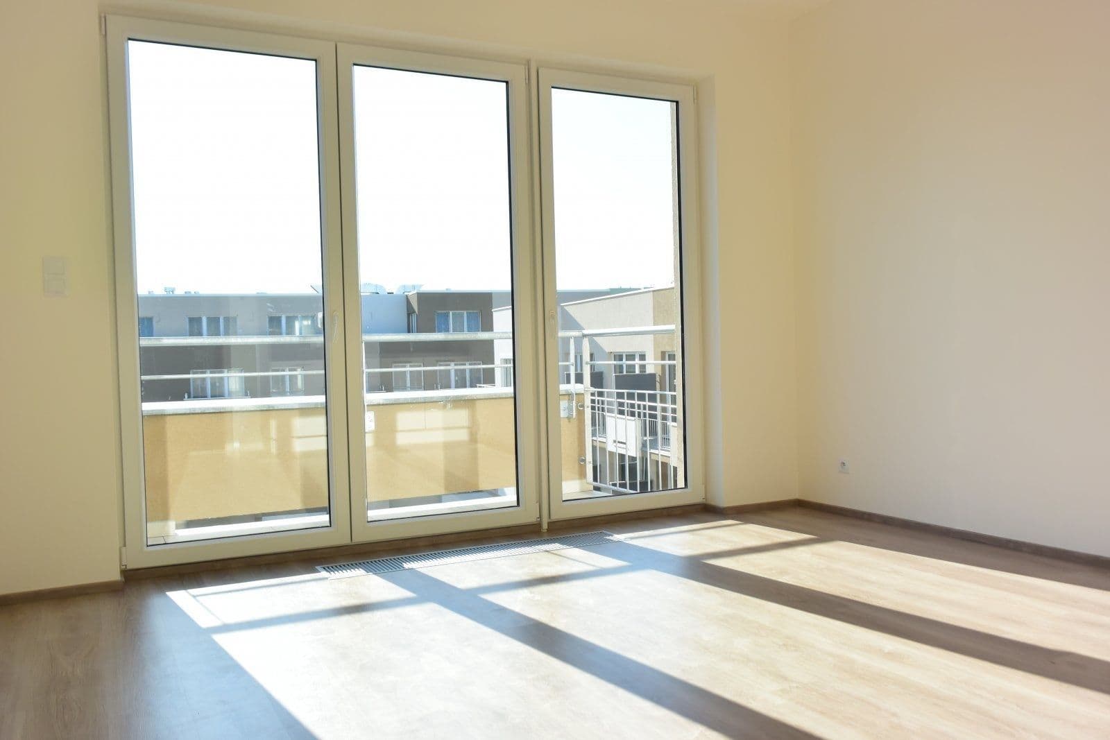 Pronájem bytu 1+kk 30 m², Mantovská, Praha, Praha Pronájem bytu 1+kk 30 m², Mantovská, Praha, Praha