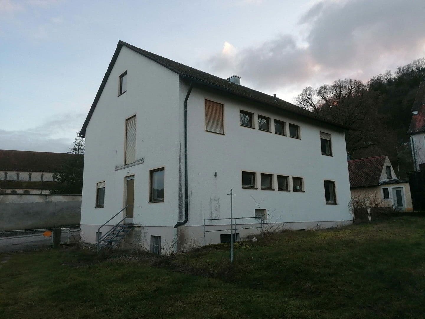 Prodej domu 195 m², pozemek 1.581 m², Klosterplatz6, Berching, Bavorsko Prodej domu 195 m², pozemek 1.581 m², Klosterplatz6, Berching, Bavorsko