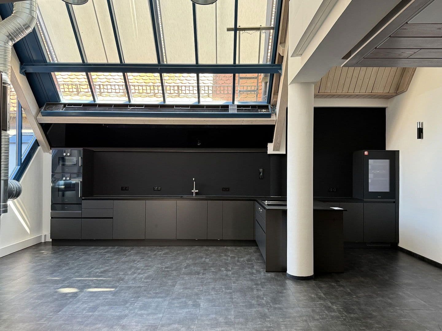 Prodej domu 334 m², pozemek 2.254 m², Keltern, Bádensko-Württembersko Prodej domu 334 m², pozemek 2.254 m², Keltern, Bádensko-Württembersko