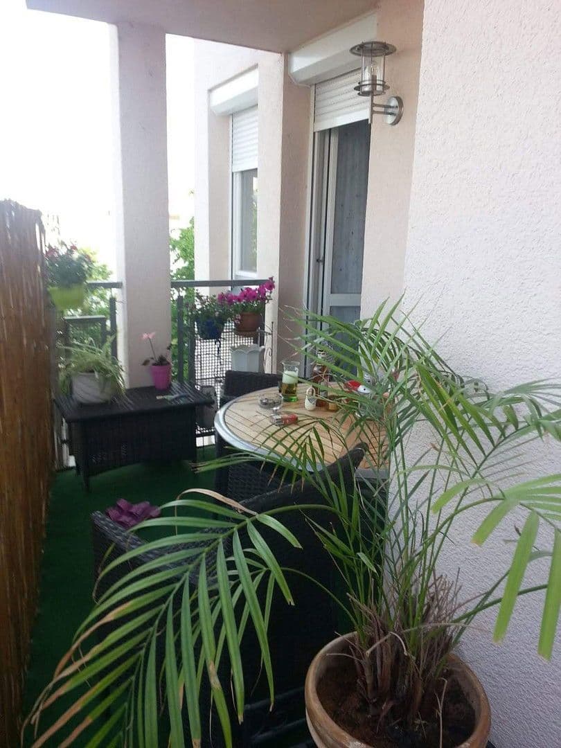 Pronájem bytu 3+1 68 m², Künzelsau, Bádensko-Württembersko Pronájem bytu 3+1 68 m², Künzelsau, Bádensko-Württembersko