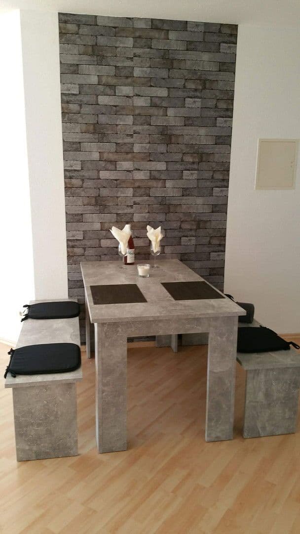 Pronájem bytu 3+1 68 m², Künzelsau, Bádensko-Württembersko Pronájem bytu 3+1 68 m², Künzelsau, Bádensko-Württembersko