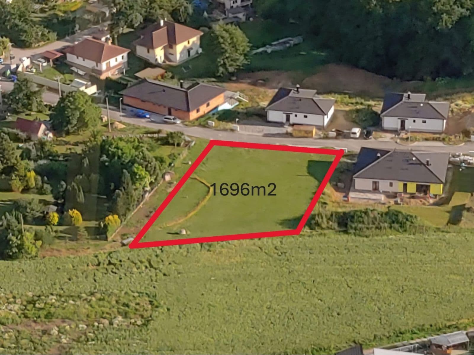 Prodej pozemku 1.696 m², Hosín, Jihočeský kraj Prodej pozemku 1.696 m², Hosín, Jihočeský kraj