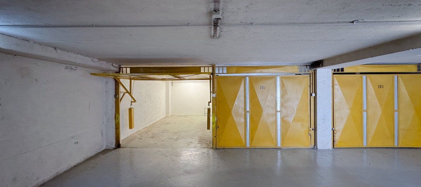 Pronájem garáže 18 m², Navigátorů, Praha, Praha Pronájem garáže 18 m², Navigátorů, Praha, Praha