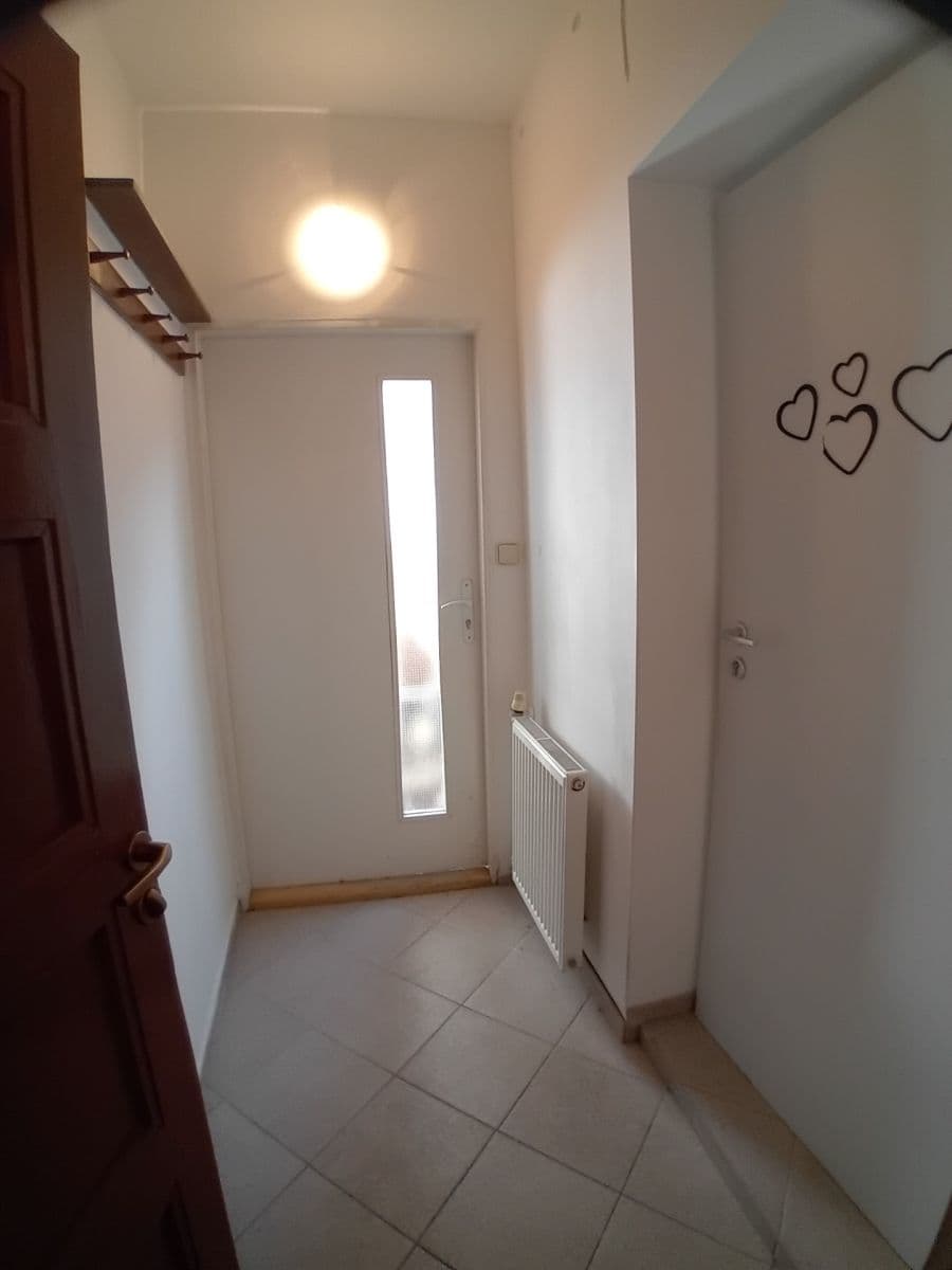 Pronájem bytu 2+kk 27 m², Banskobystrická, Brno, Jihomoravský kraj Pronájem bytu 2+kk 27 m², Banskobystrická, Brno, Jihomoravský kraj