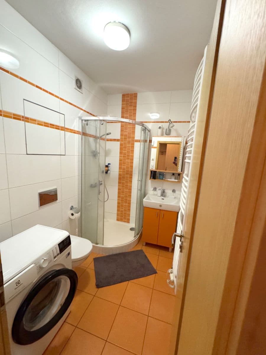 Prodej bytu 1+kk 34 m², Dlouhá, Uherské Hradiště, Zlínský kraj Prodej bytu 1+kk 34 m², Dlouhá, Uherské Hradiště, Zlínský kraj