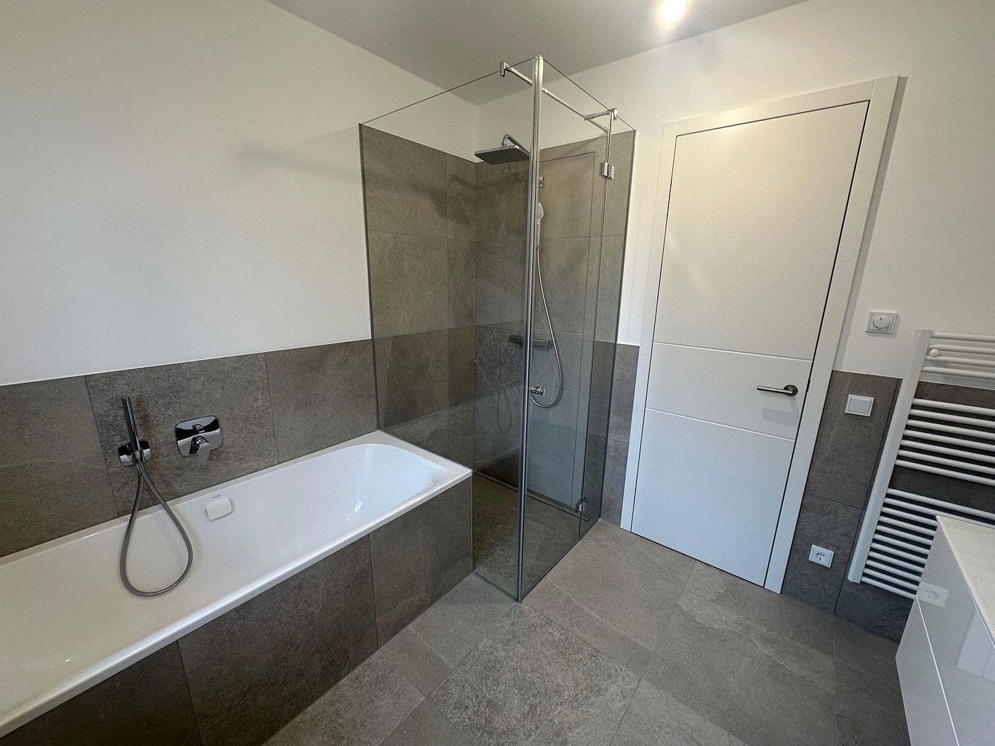 Pronájem bytu 3+1 102 m², Fürstenackerstr. 42, Solln, Bavorsko Pronájem bytu 3+1 102 m², Fürstenackerstr. 42, Solln, Bavorsko