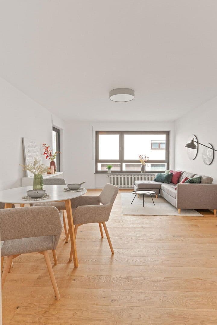 Prodej bytu 3+1 82 m², Kornwestheimer Straße 215, Korntal-Münchingen, Bádensko-Württembersko Prodej bytu 3+1 82 m², Kornwestheimer Straße 215, Korntal-Münchingen, Bádensko-Württembersko