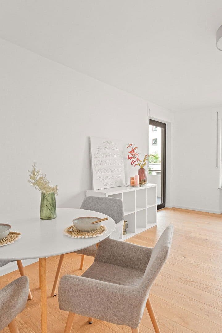 Prodej bytu 3+1 82 m², Kornwestheimer Straße 215, Korntal-Münchingen, Bádensko-Württembersko Prodej bytu 3+1 82 m², Kornwestheimer Straße 215, Korntal-Münchingen, Bádensko-Württembersko