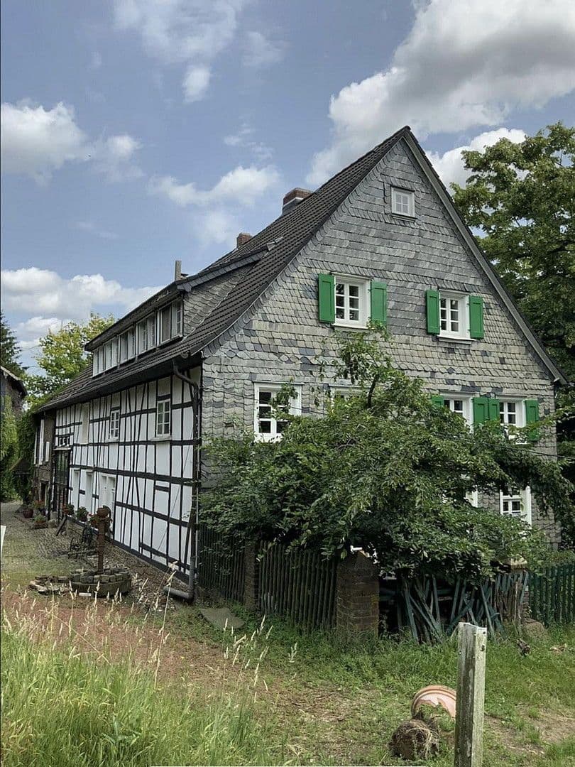 Pronájem bytu 2+1 90 m², Hattingen, Severní Porýní-Vestfálsko Pronájem bytu 2+1 90 m², Hattingen, Severní Porýní-Vestfálsko