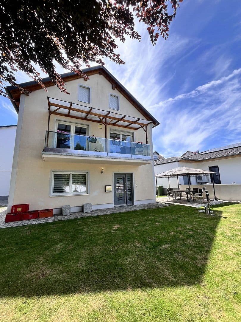 Prodej domu 157 m², pozemek 500 m², Großmehring/Kleinmehring, Bavorsko Prodej domu 157 m², pozemek 500 m², Großmehring/Kleinmehring, Bavorsko