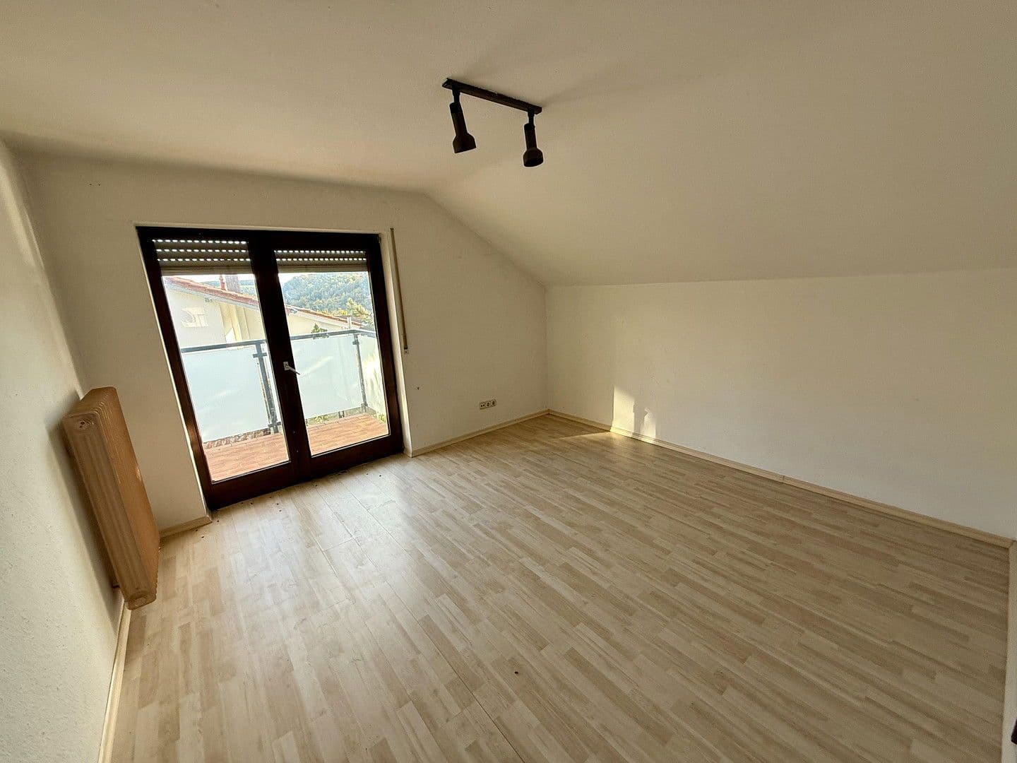 Prodej domu 245 m², pozemek 450 m², Bad Mergentheim, Bádensko-Württembersko Prodej domu 245 m², pozemek 450 m², Bad Mergentheim, Bádensko-Württembersko