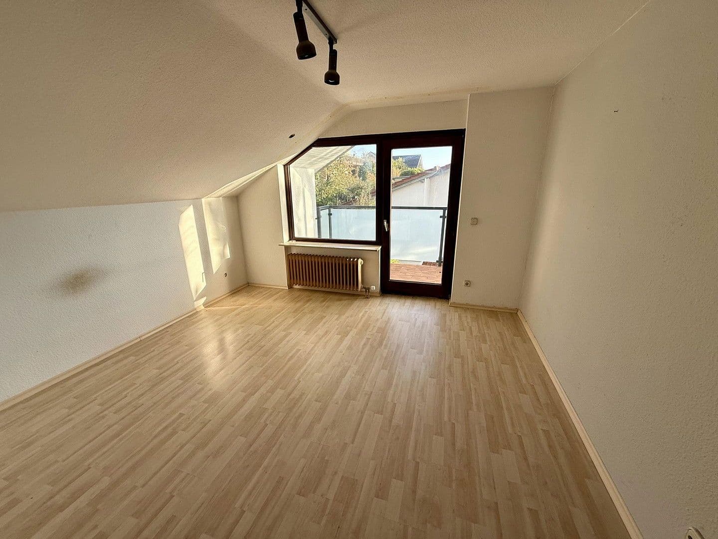 Prodej domu 245 m², pozemek 450 m², Bad Mergentheim, Bádensko-Württembersko Prodej domu 245 m², pozemek 450 m², Bad Mergentheim, Bádensko-Württembersko