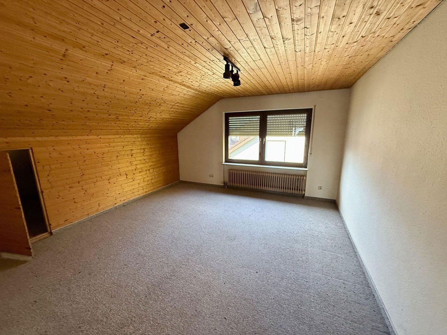 Prodej domu 245 m², pozemek 450 m², Bad Mergentheim, Bádensko-Württembersko Prodej domu 245 m², pozemek 450 m², Bad Mergentheim, Bádensko-Württembersko