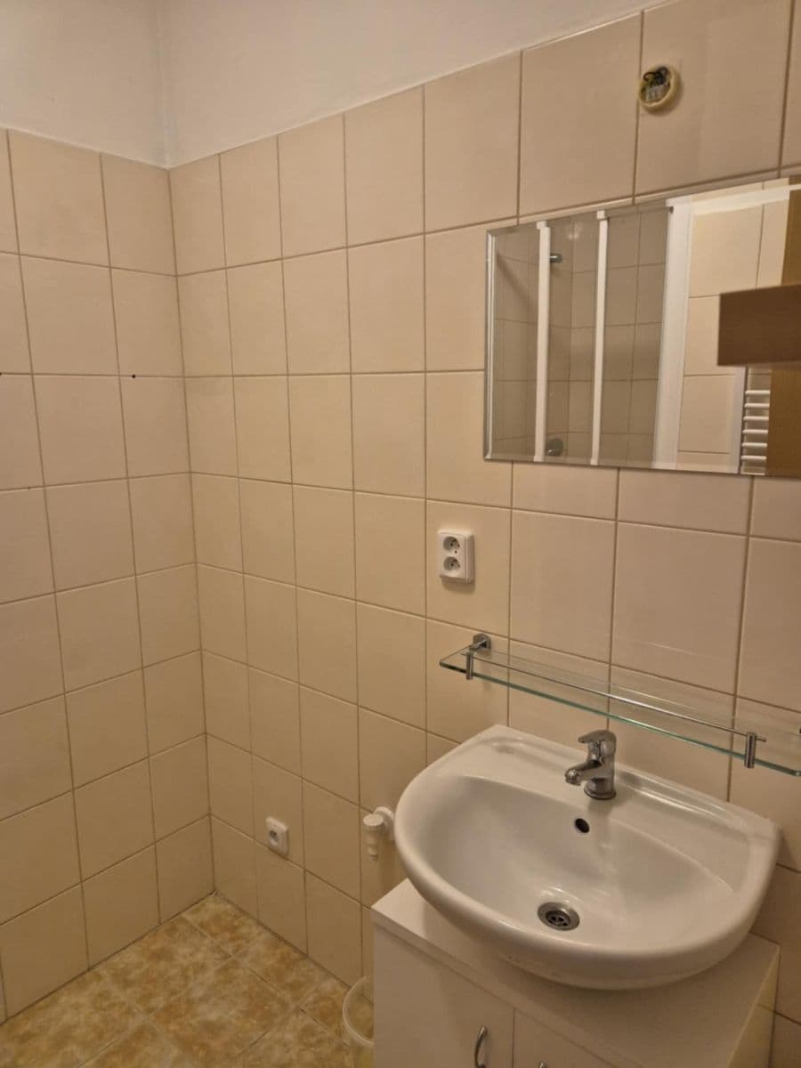 Pronájem bytu 2+kk 50 m², Sokolovská, Čelákovice, Středočeský kraj Pronájem bytu 2+kk 50 m², Sokolovská, Čelákovice, Středočeský kraj