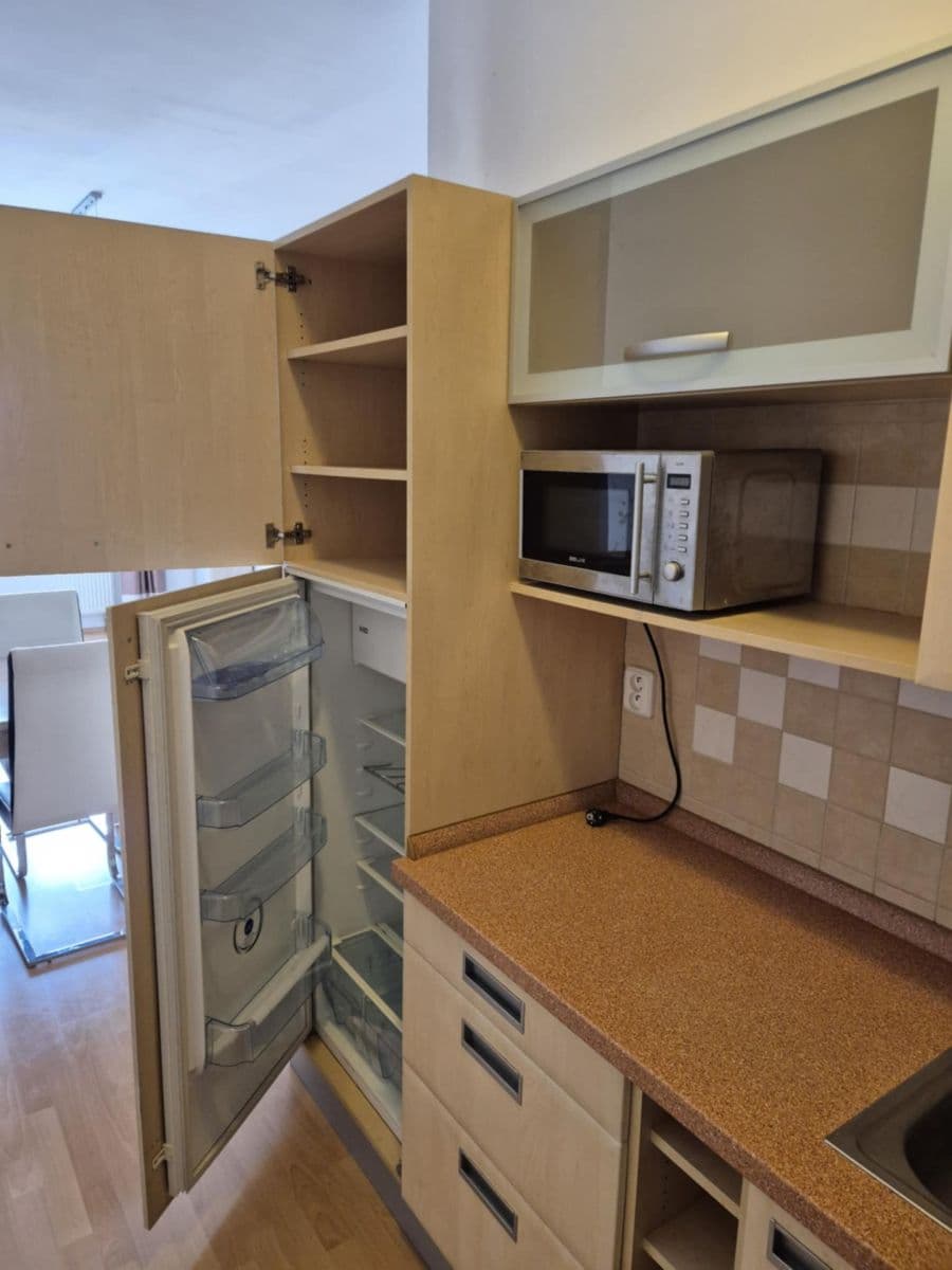 Pronájem bytu 2+kk 50 m², Sokolovská, Čelákovice, Středočeský kraj Pronájem bytu 2+kk 50 m², Sokolovská, Čelákovice, Středočeský kraj