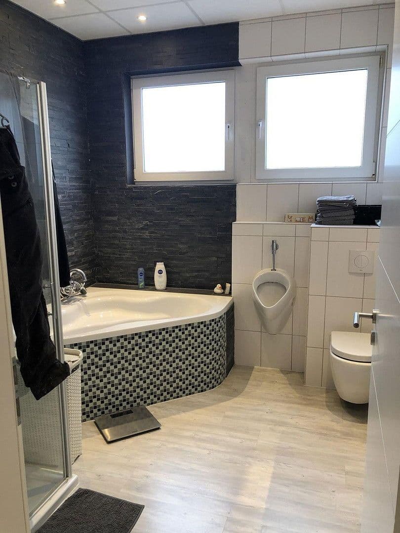 Prodej nebytového prostoru 1.473 m², Hetzerath, Porýní-Falc Prodej nebytového prostoru 1.473 m², Hetzerath, Porýní-Falc