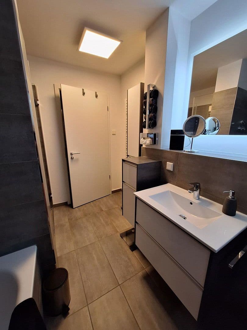 Prodej bytu 3+1 106 m², Nieder-Olm, Porýní-Falc Prodej bytu 3+1 106 m², Nieder-Olm, Porýní-Falc
