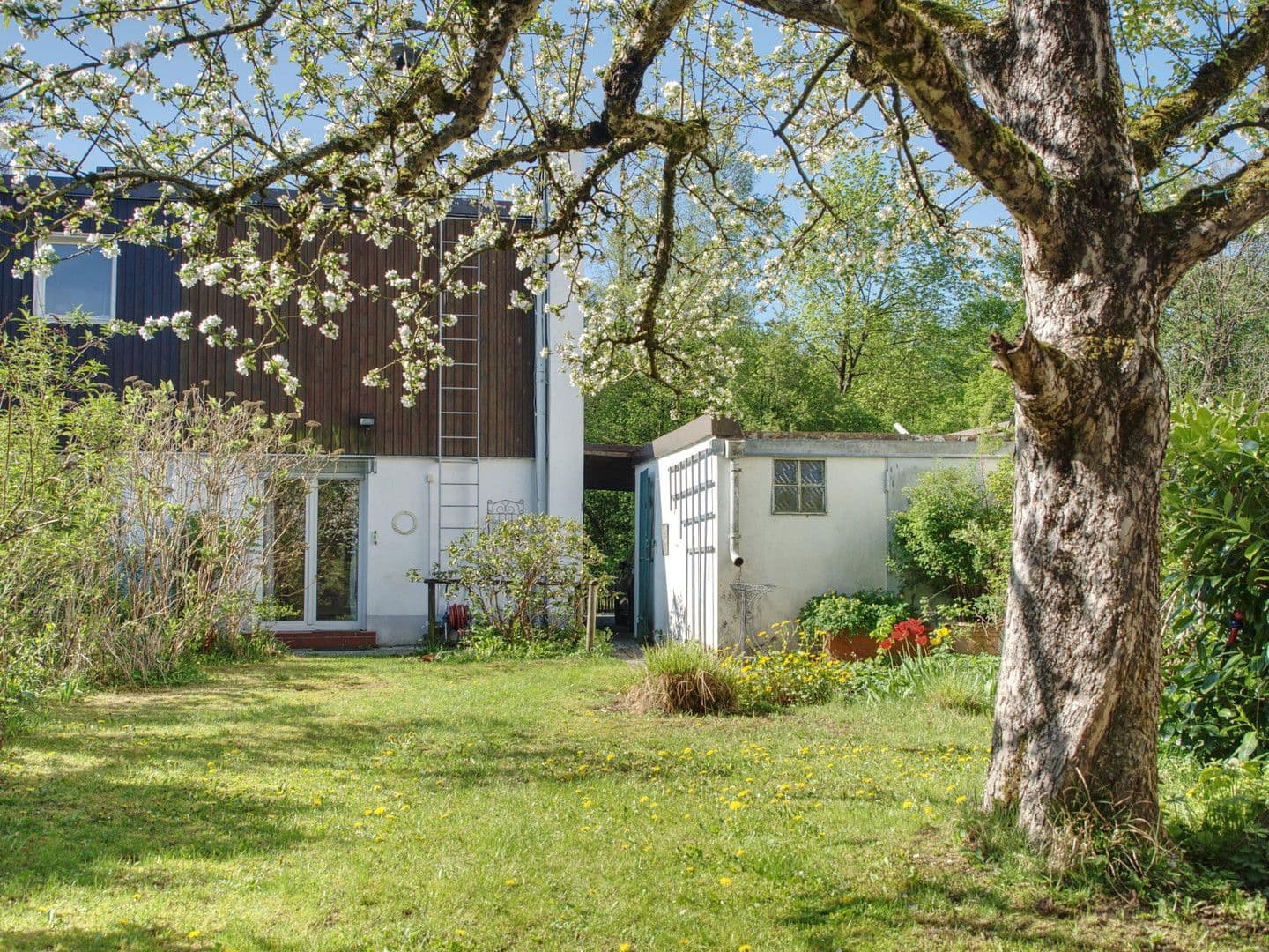 Prodej domu 82 m², pozemek 386 m², München, Bavorsko Prodej domu 82 m², pozemek 386 m², München, Bavorsko