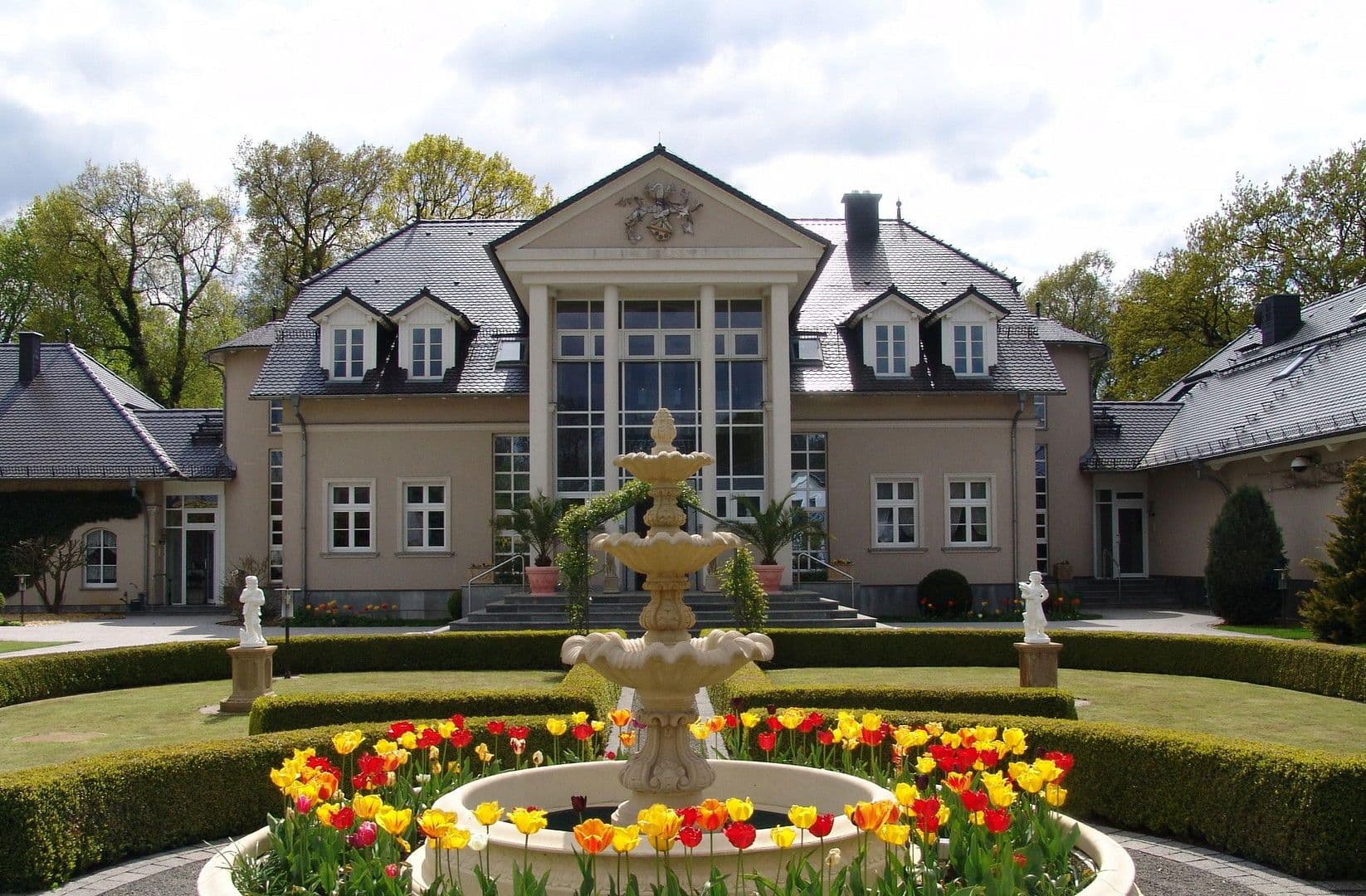 Prodej domu 1.082 m², pozemek 9.536 m², Kolkwitz, Braniborsko Prodej domu 1.082 m², pozemek 9.536 m², Kolkwitz, Braniborsko