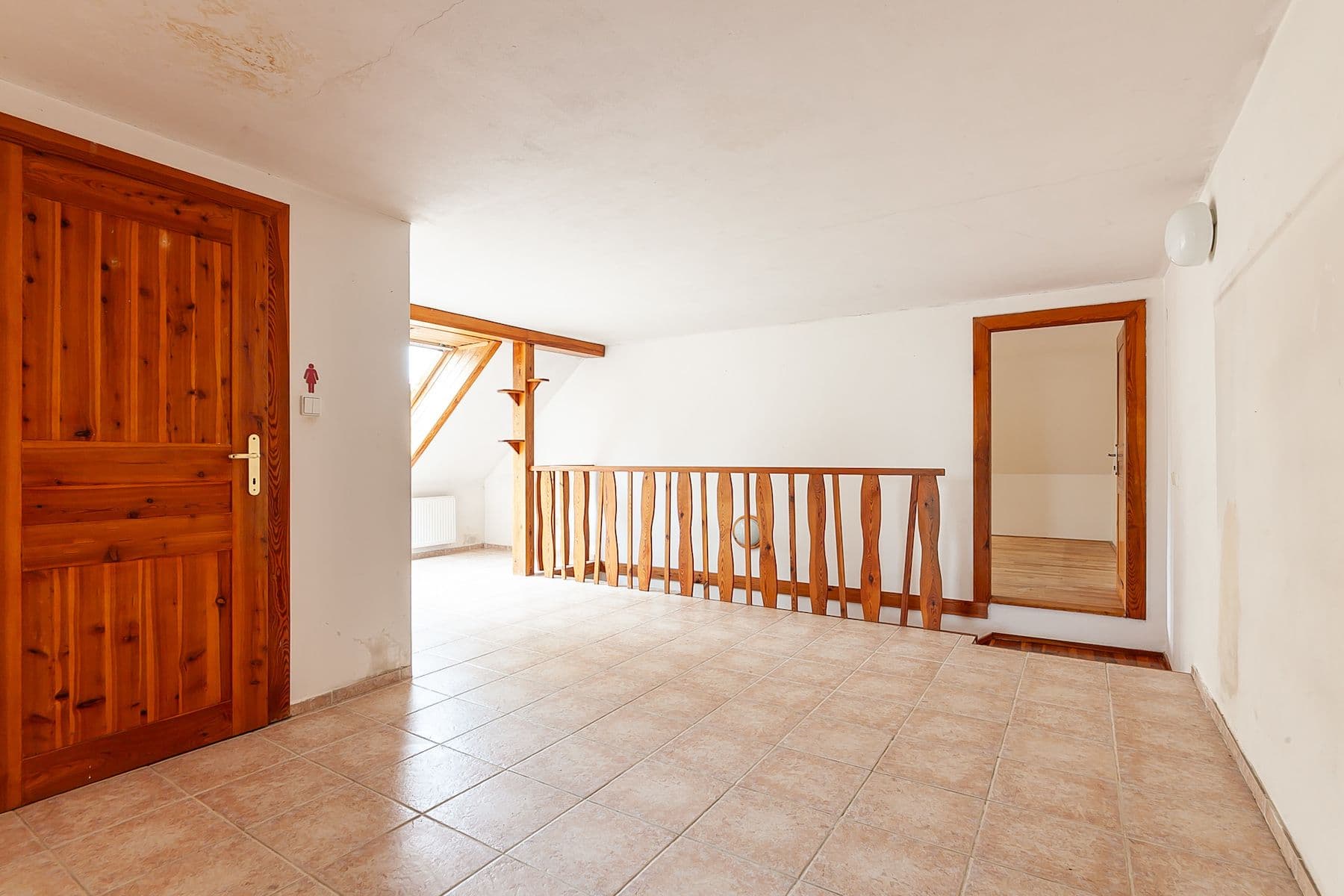 Prodej domu 230 m², pozemek 654 m², Na Hlavní, Praha, Praha Prodej domu 230 m², pozemek 654 m², Na Hlavní, Praha, Praha