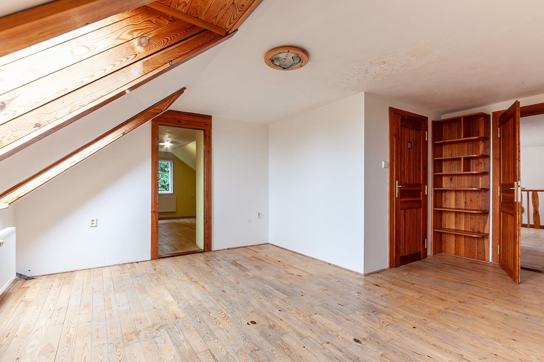 Prodej domu 230 m², pozemek 654 m², Na Hlavní, Praha, Praha Prodej domu 230 m², pozemek 654 m², Na Hlavní, Praha, Praha