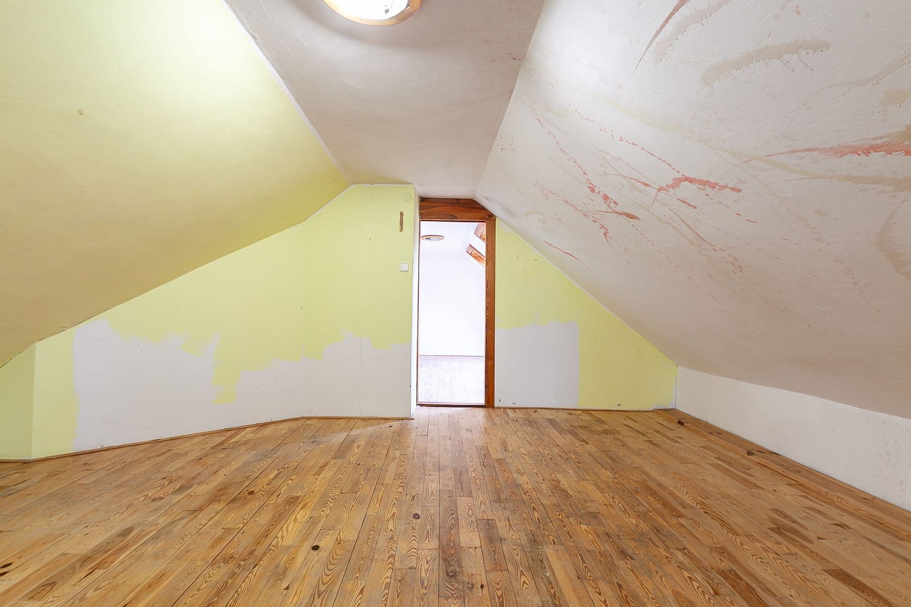 Prodej domu 230 m², pozemek 654 m², Na Hlavní, Praha, Praha Prodej domu 230 m², pozemek 654 m², Na Hlavní, Praha, Praha