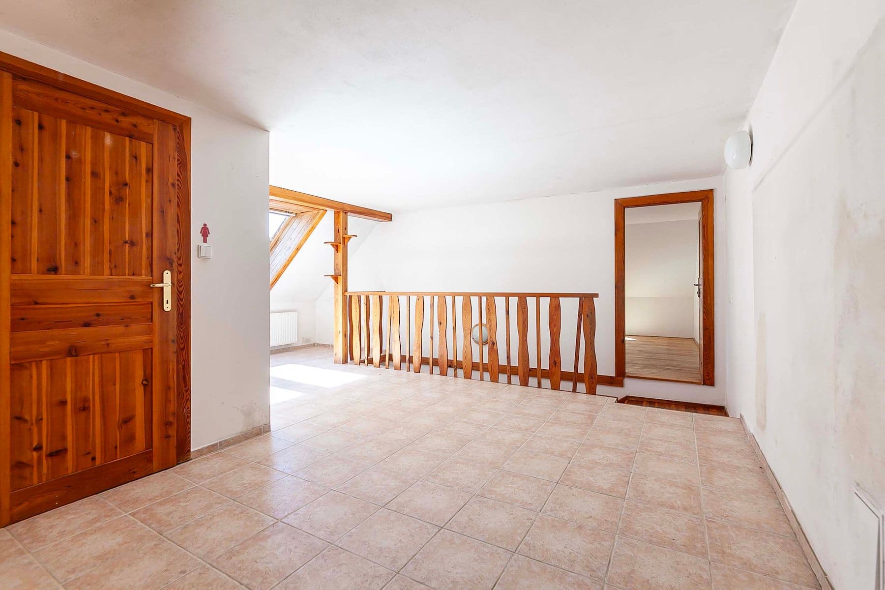 Prodej domu 230 m², pozemek 654 m², Na Hlavní, Praha, Praha Prodej domu 230 m², pozemek 654 m², Na Hlavní, Praha, Praha