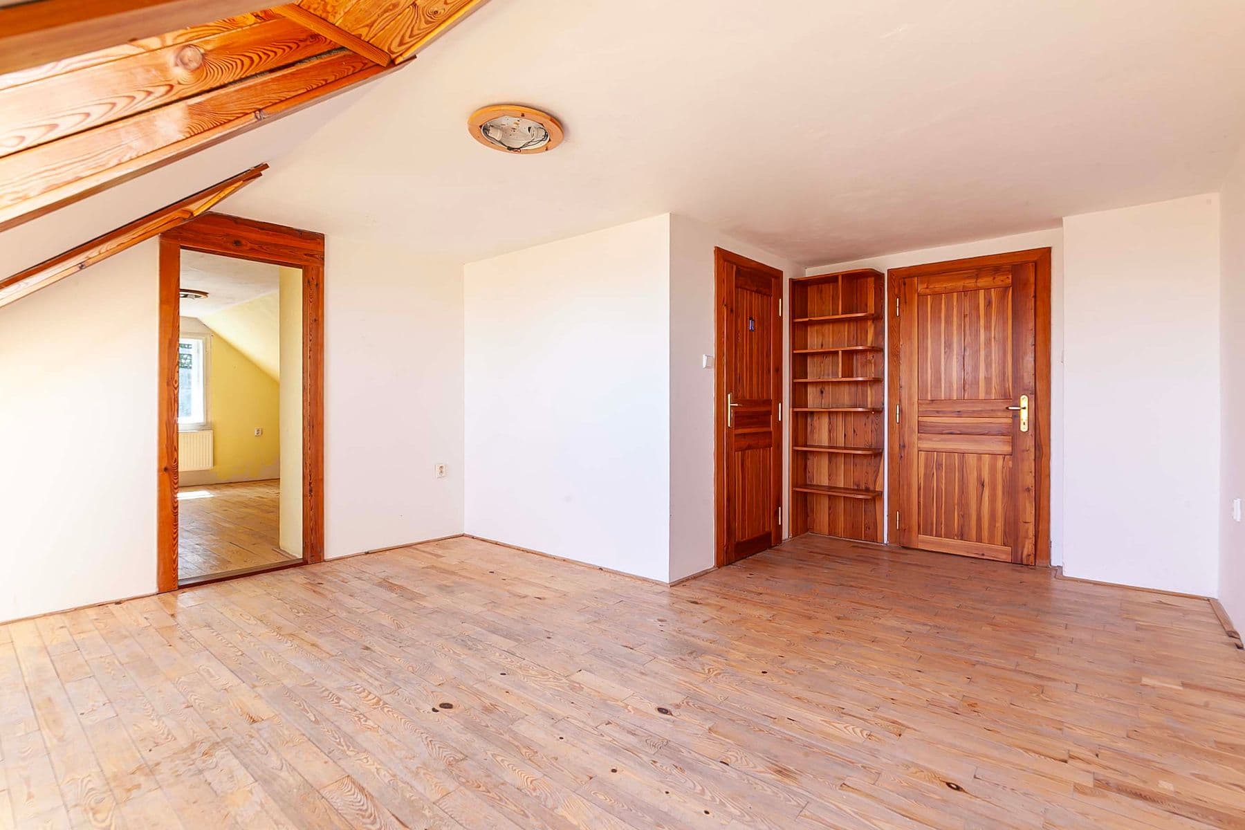 Prodej domu 230 m², pozemek 654 m², Na Hlavní, Praha, Praha Prodej domu 230 m², pozemek 654 m², Na Hlavní, Praha, Praha