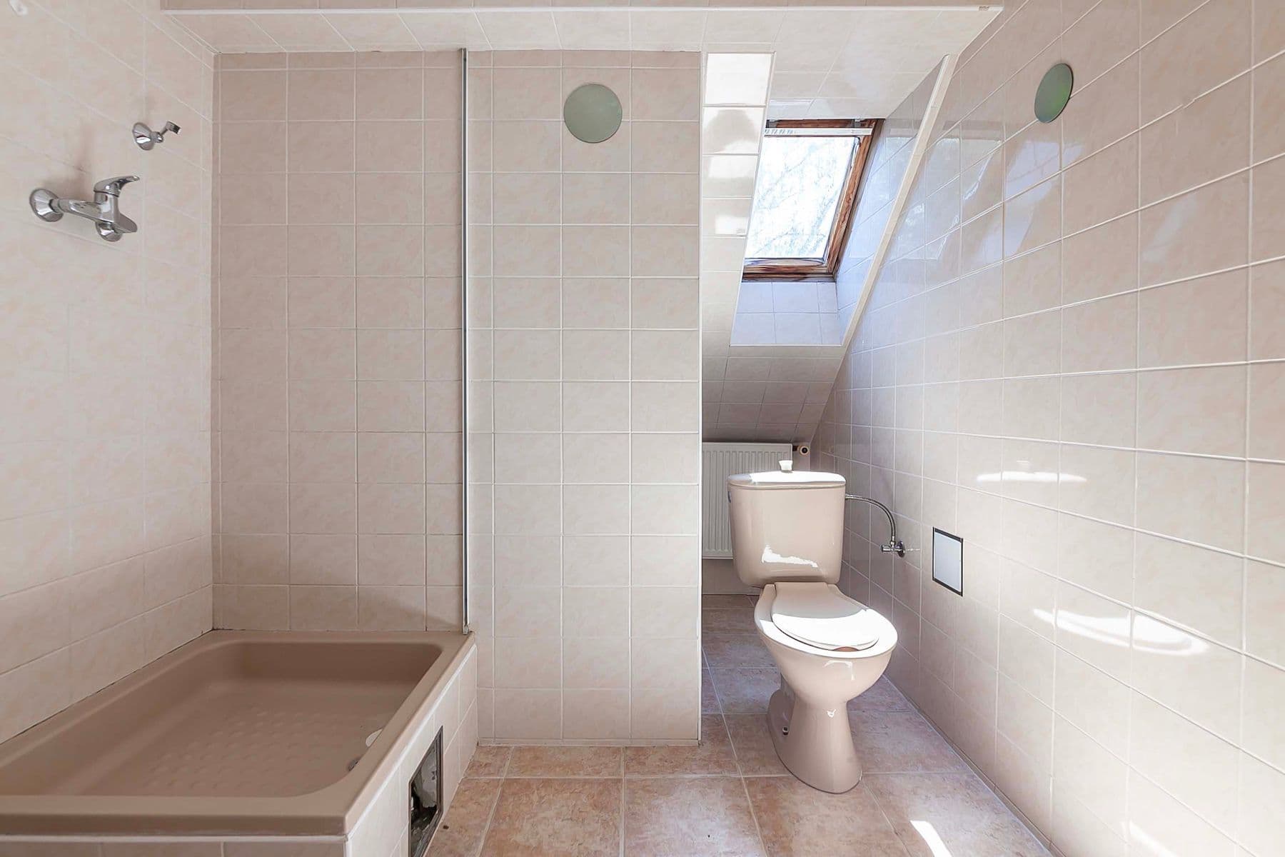 Prodej domu 230 m², pozemek 654 m², Na Hlavní, Praha, Praha Prodej domu 230 m², pozemek 654 m², Na Hlavní, Praha, Praha